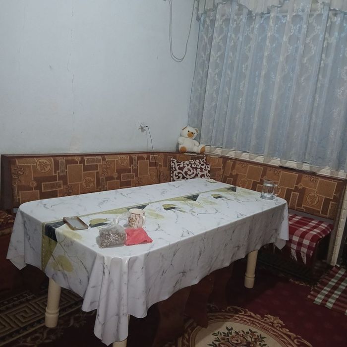 Кухни уголок сотилади