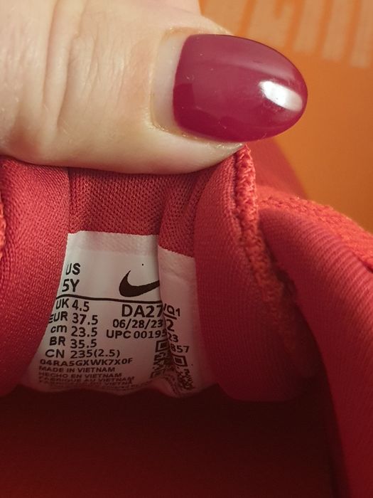 Adidași Nike Roșii – NOI în Cutie – Livrare direct din Italia –