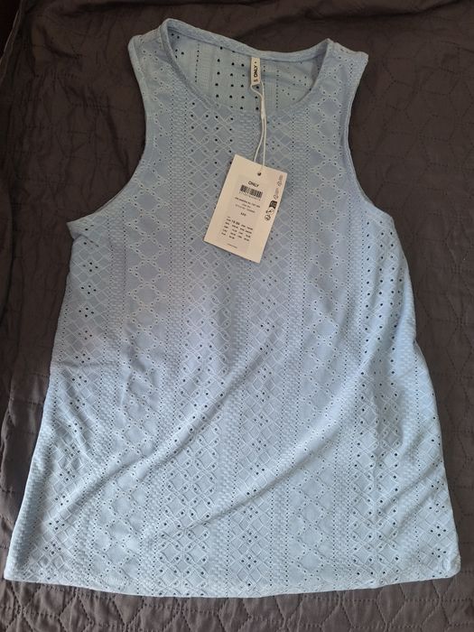 Haine noi cu etichetă( bluze, pulovere, tricouri)