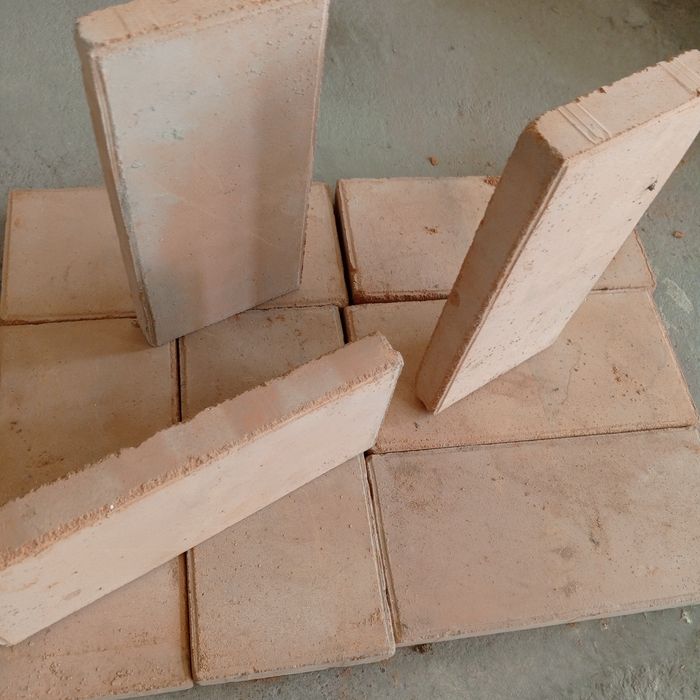 Плитка, сотилади