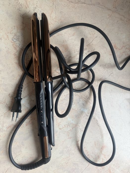 Placa Babyliss cu care se poate indrepta / bucla parul