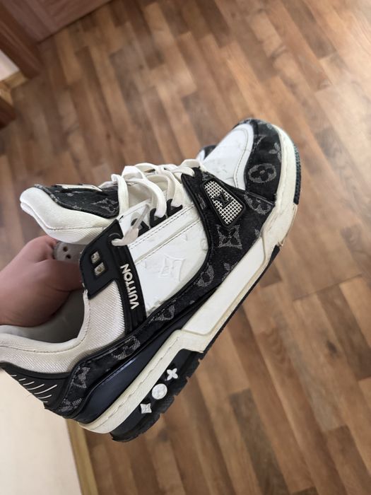 Lv trainers marimea 44