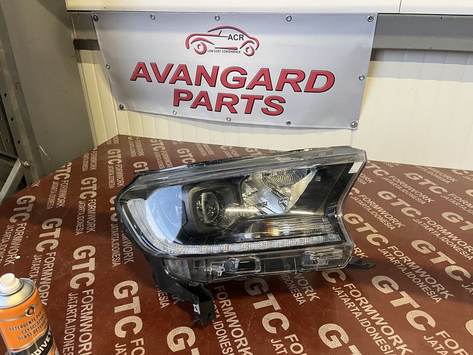 Фар Ford Ranger 2017