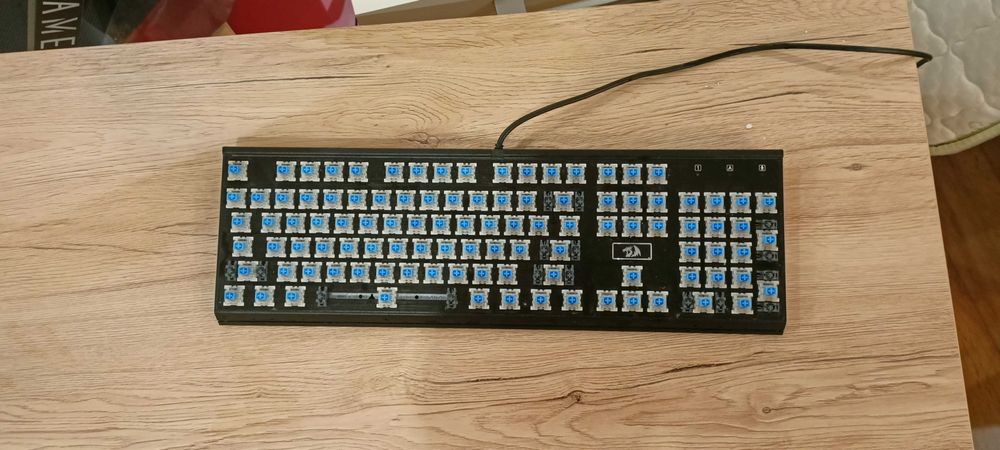 Геймърска Механична Клавиатура - Redragon Rahu;