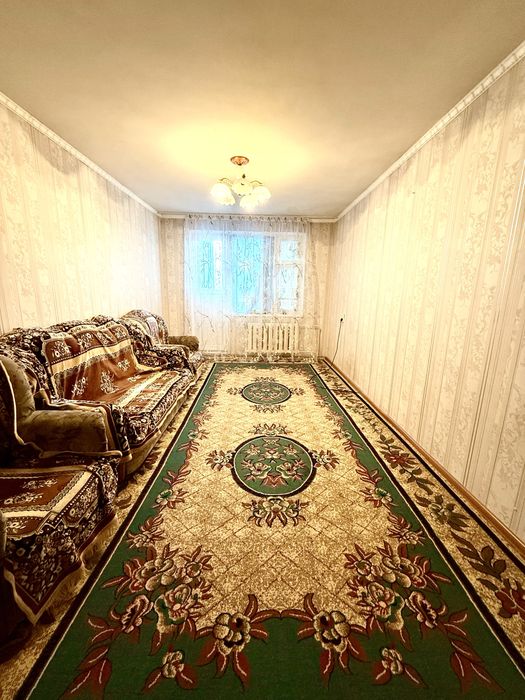 Продам 2 комн квартиру район школьник