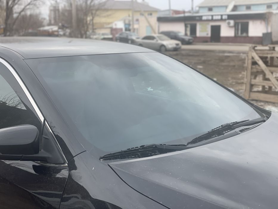 Лобовое стекло Камри 50