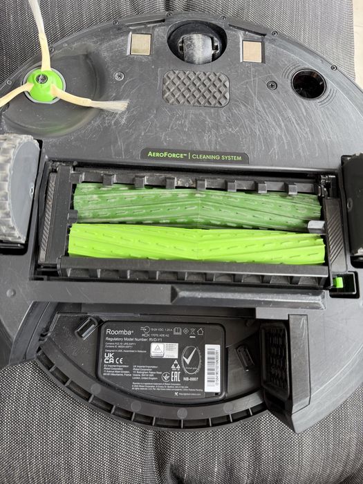 Прахосмокачка робот IROBOT ROOMBA i3