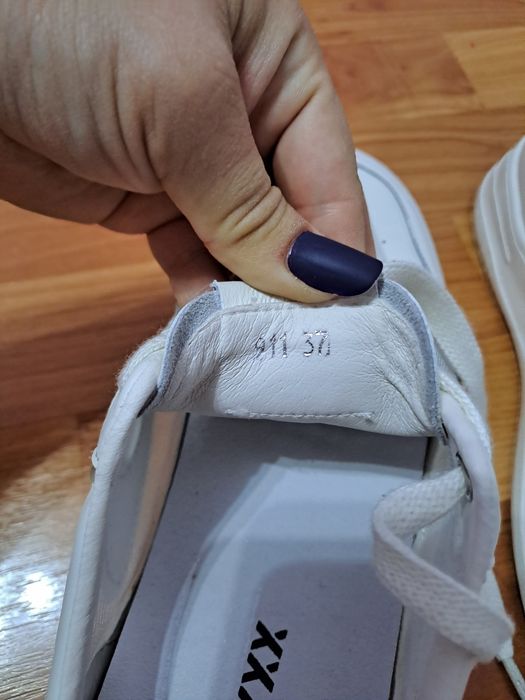 Adidasi noi Gryxx marime 37