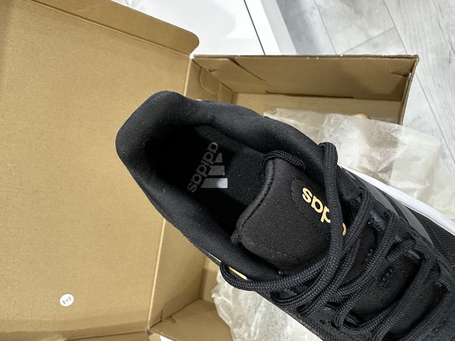 Маратонки Adidas