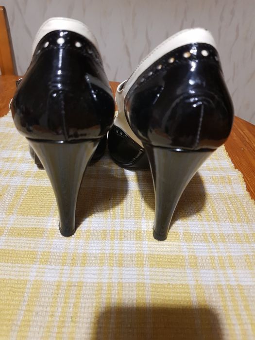 Оригинални дамски обувки естествена кожа