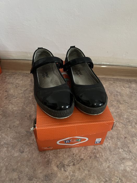 Школьная детская обувь