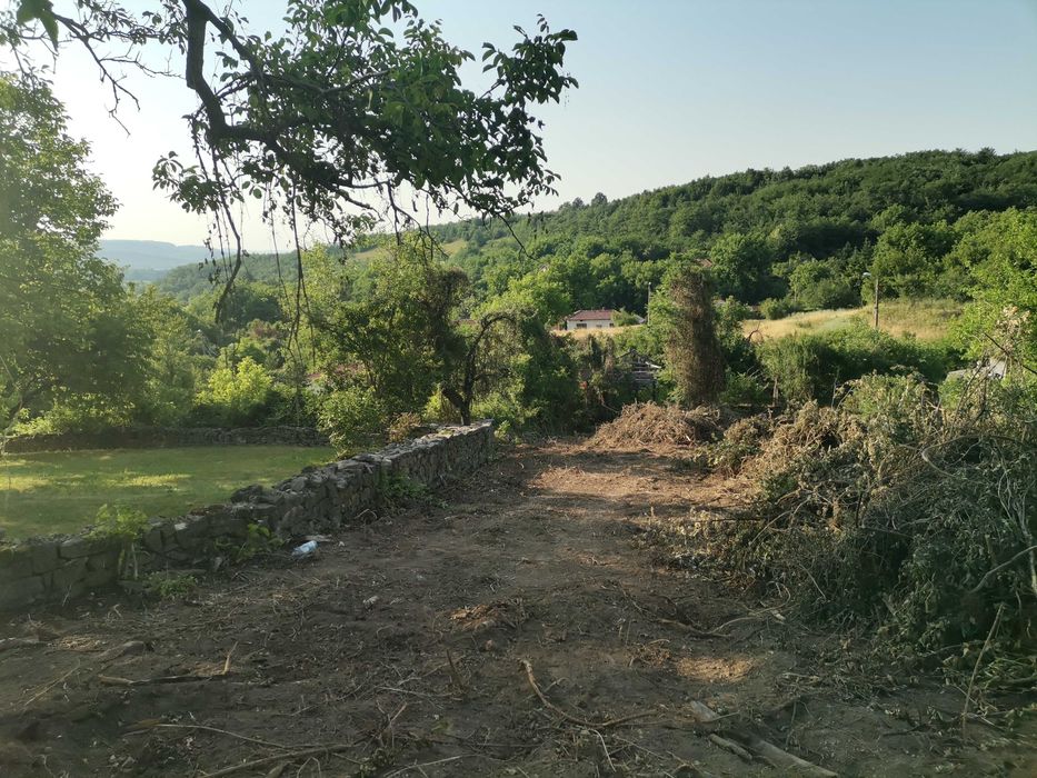 ДВОРНО МЯСТО С ПАНОРАМА В С. КАЗАЧЕВО, ОБЛ. ЛОВЕЧ