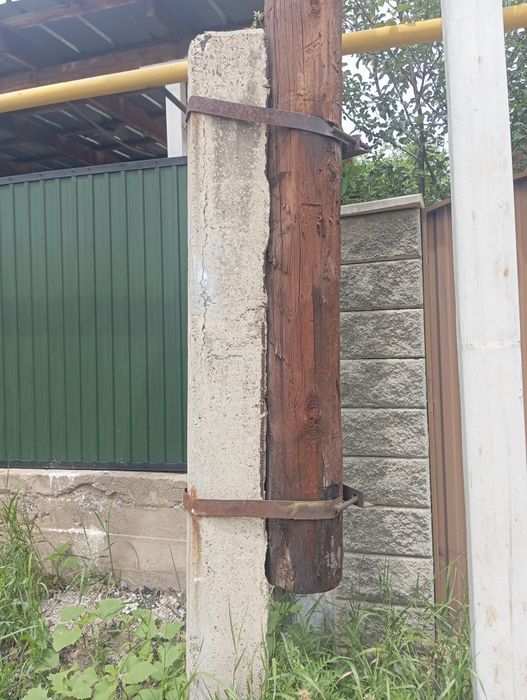 Деревянные столбы