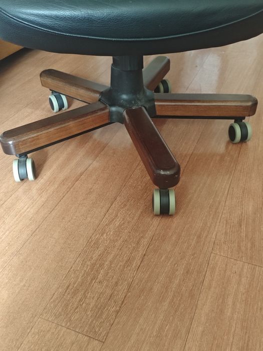 Офисный кресло, чёрный