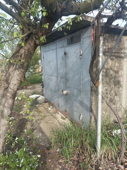 Продавам вила !!