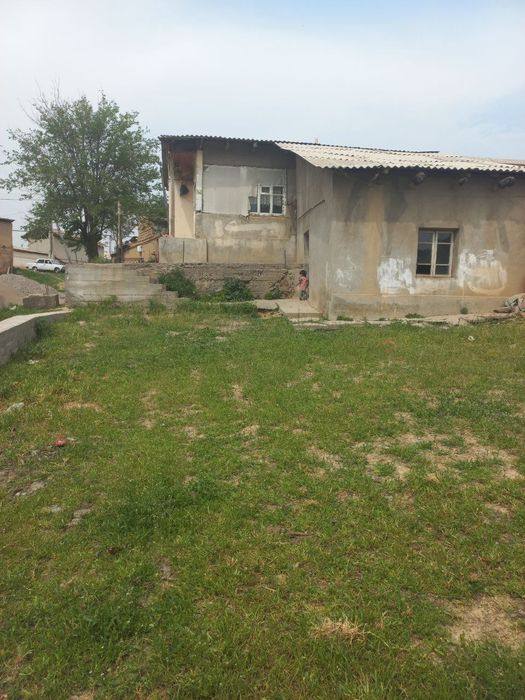 Uchastka uy sotiladi