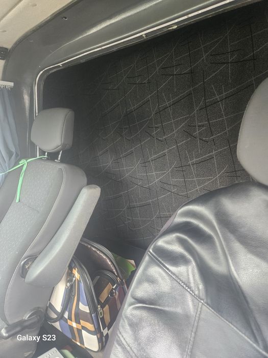 Vând s-au schimb cu semiremorca