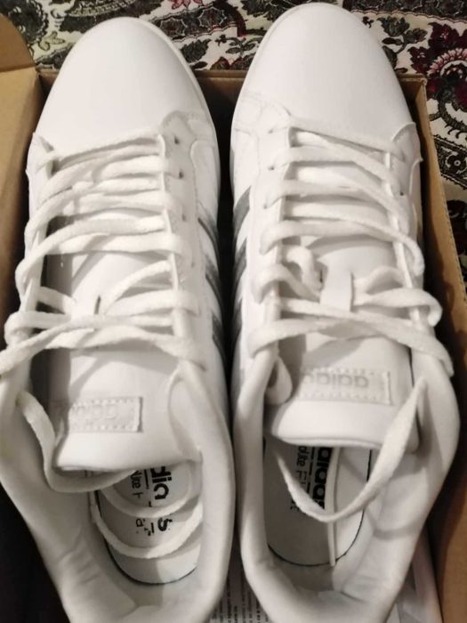 Дамски Оригинални маратонки Adidas