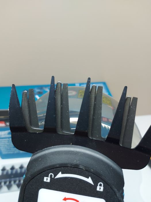 ПРОМОЦИЯ.Акумулаторна ножица за трева и храсти Makita DUM111Z