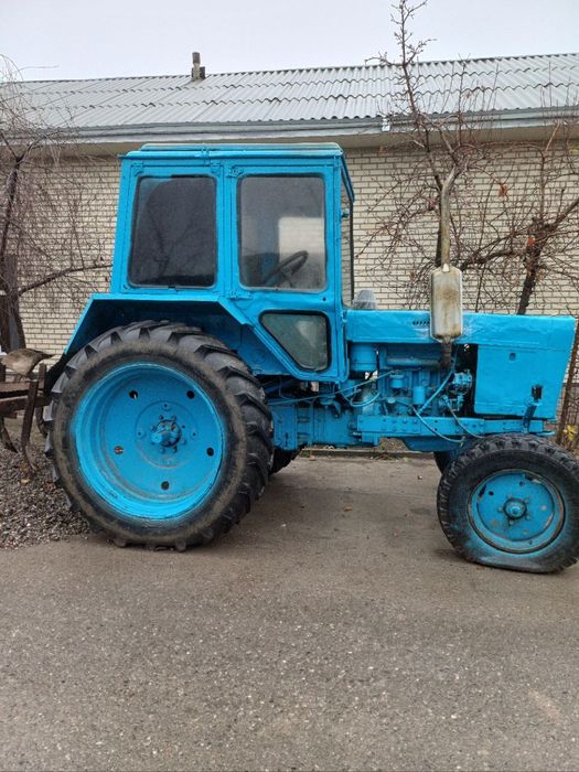 Беларус 80 срочни сотилади