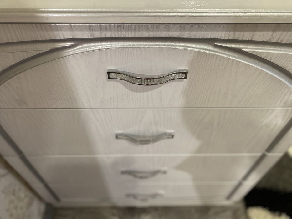 Продам спальный гарнитур