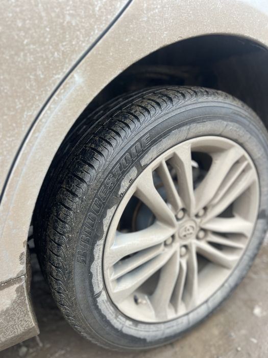 Шины 215/55/17 летние.