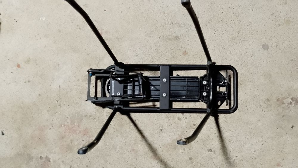 Vând pompe de suspensii de bicicleta si portbagaj de bicicleta