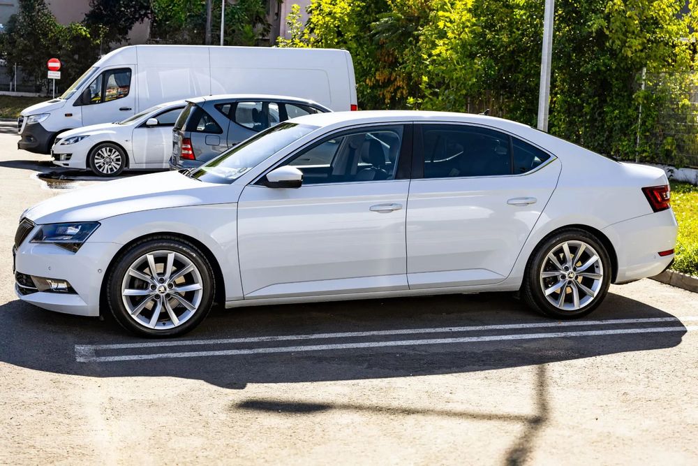 Skoda Superb Skoda Superb 4X4 2.0 TDI DSG