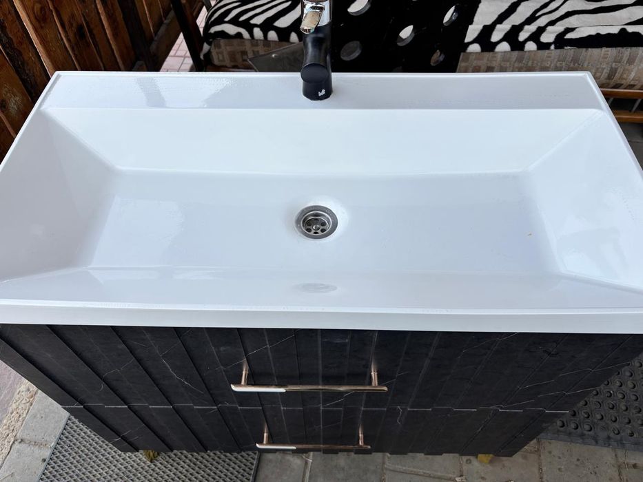Продам раковину со смесителем