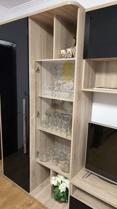 Mobilă living modernă – stare foarte bună
