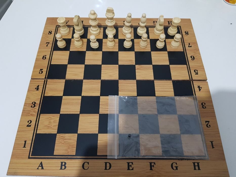 Продам шахматы дерево