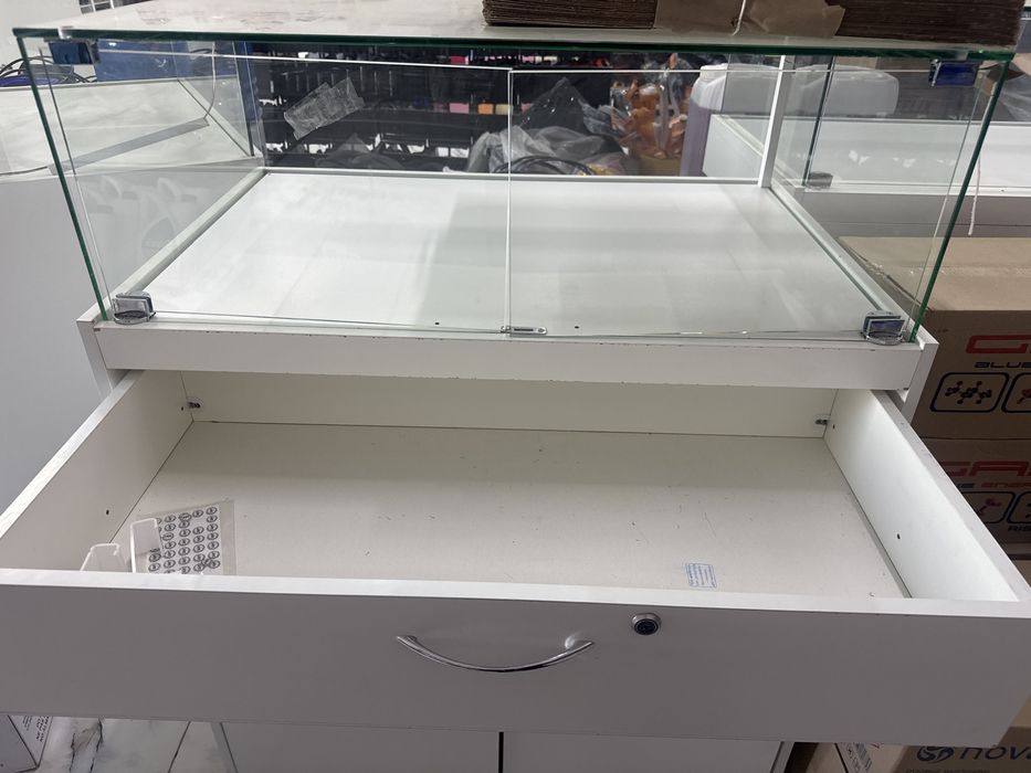 торговая витрина, витринный прилавок