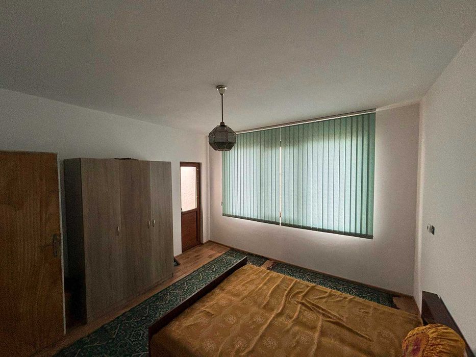 ЕТАЖ от КЪЩА с РЗП 110 кв.м, двор 320 кв.м, град Карлово