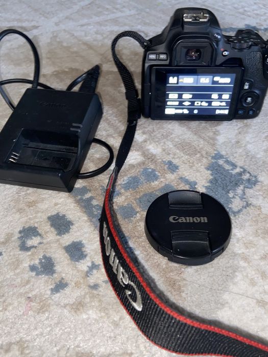 Canon eos 250d. продаю