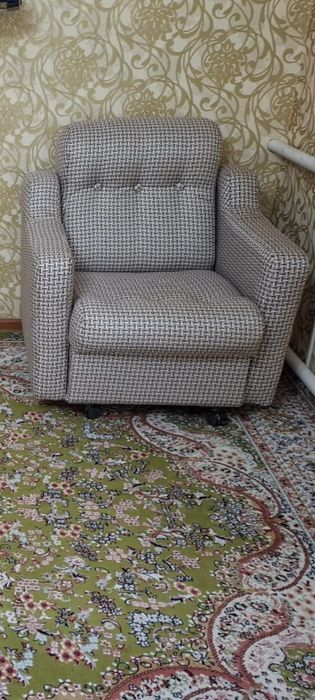Продам диван в хорошем состояний