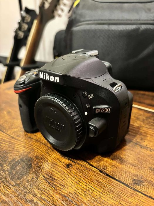 Nikon D5200 + Обектив + Аксесоари