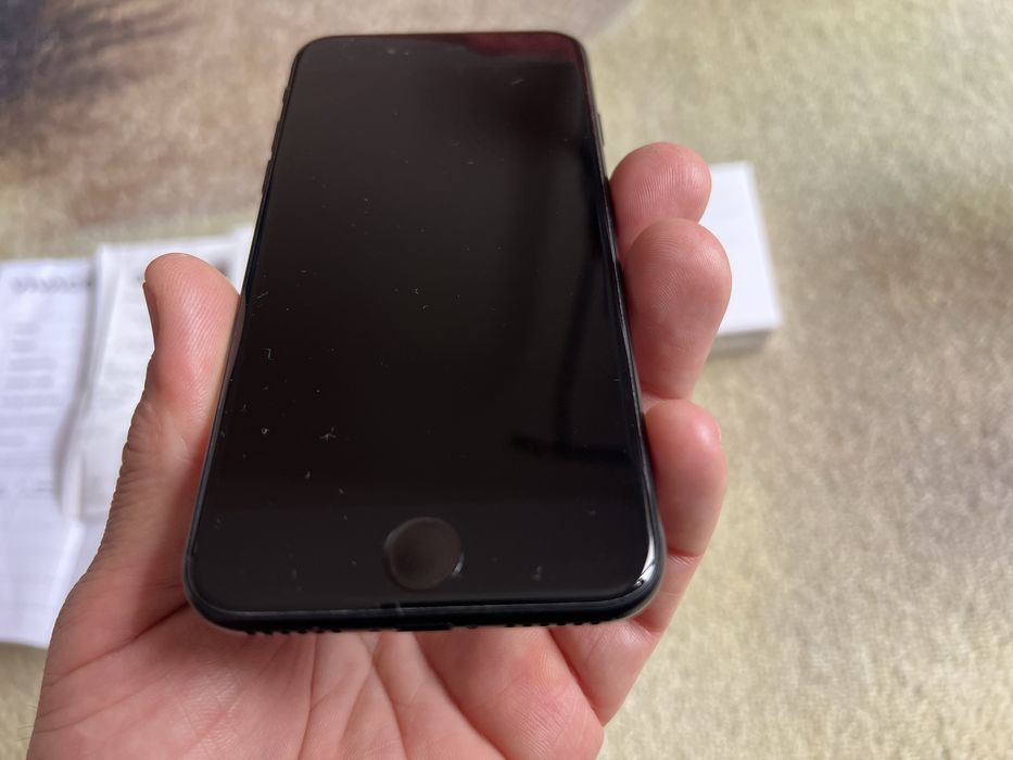 IPHONE SE Аифон се 2023г