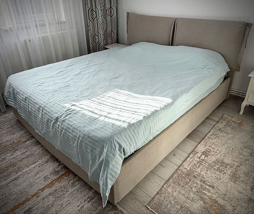 Vand pat matrimonial in perfecta stare ,dimensini 160x200