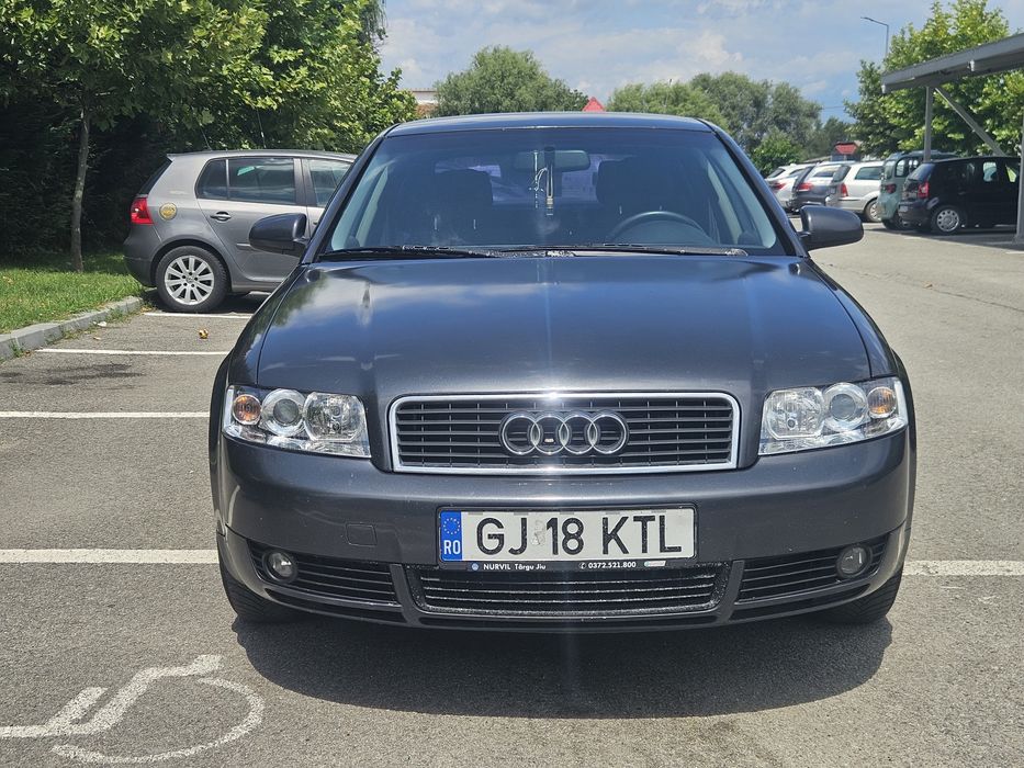 Vând Audi A4 limuzina