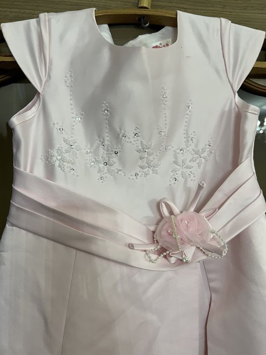 Платья вечерние