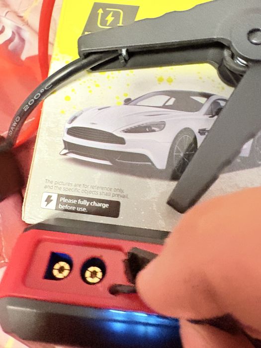 Starter auto portabil 5000A cu Power Bank și Display LED