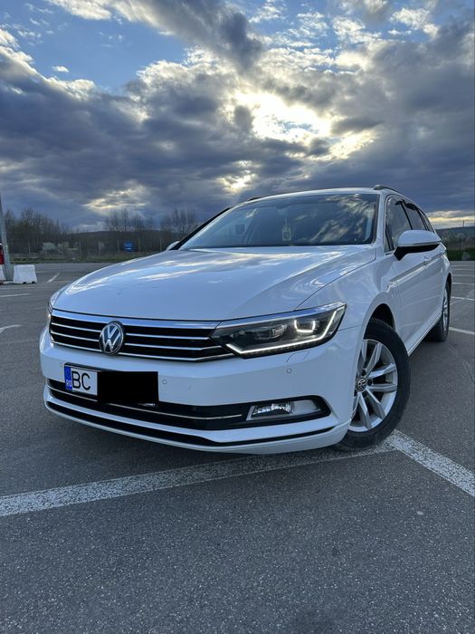 VW Passat B8 Variant 2.0 TDI DSG R-Line Interior / Navi / LED / Întreținut TOP