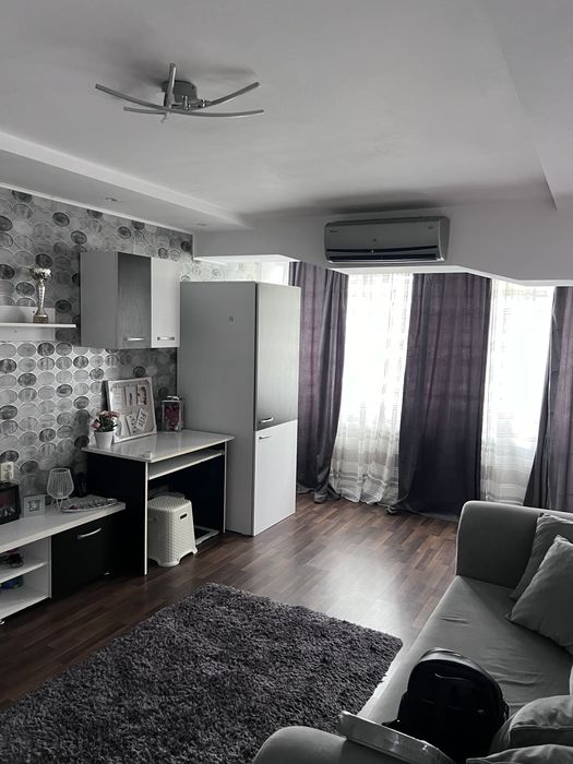 De inchiriat apartament cu 3 camere