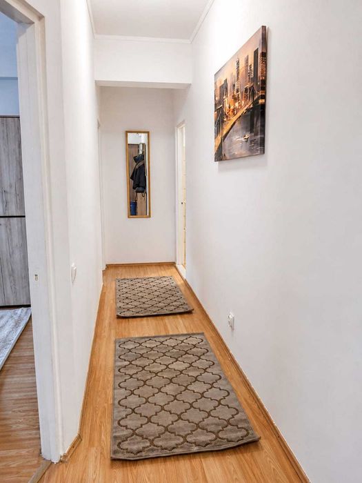 Închiriez apartament 2 camere, decomandat, parcare subterană in cartierul Zorilor, zona hotel Golden Tulip