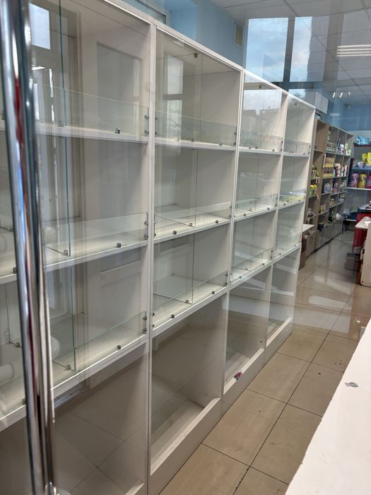 Продам мебель для магазина