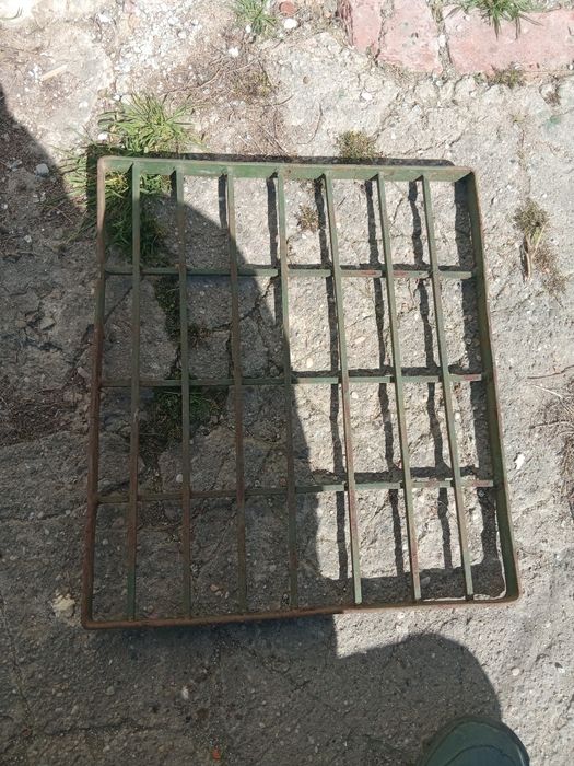 Grătar din fier pentru pus mașina de spălat