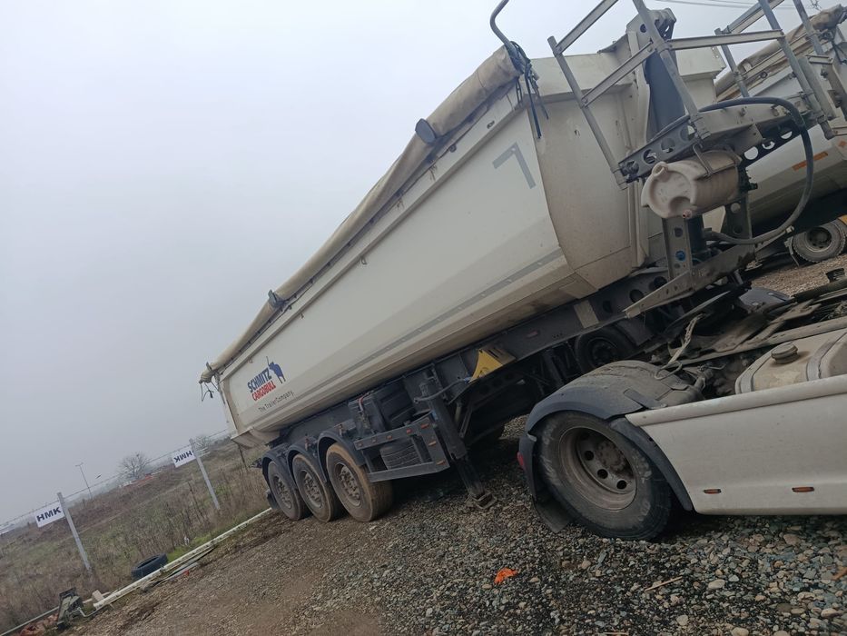 Semiremorca basculabila Schmitz 28 m 2021 si 2023