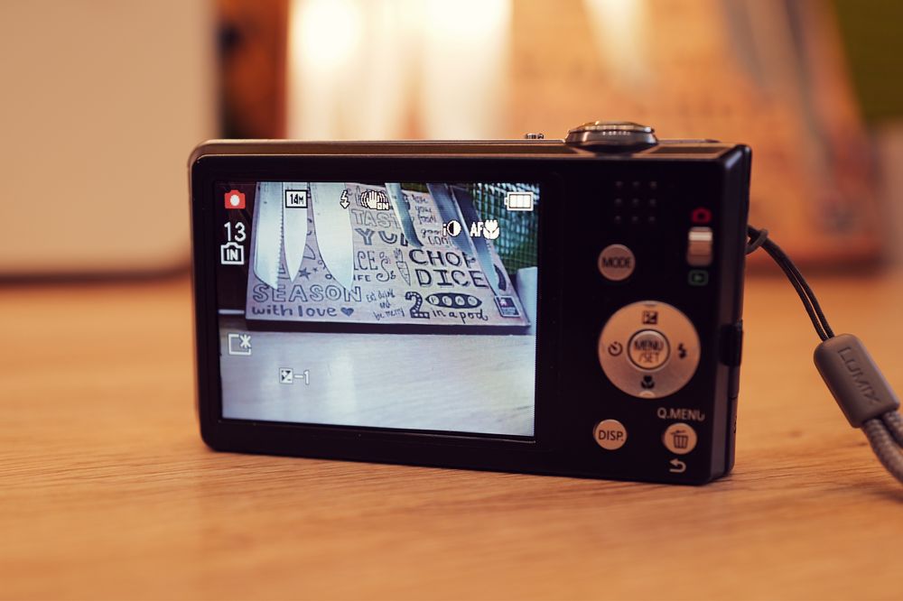 Aparat foto compact Panasonic Lumix cu lentile Leica 14Mp Top