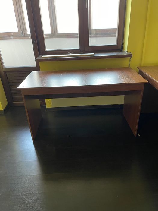 Деревянный рабочий стол