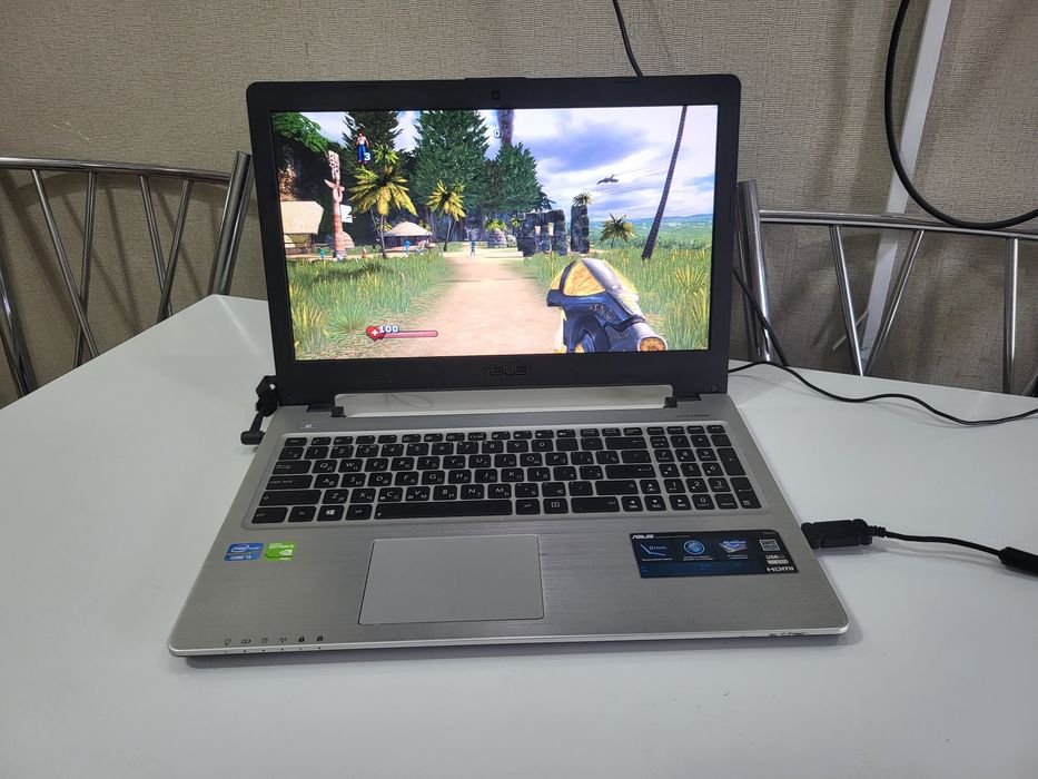 Ноутбук ASUS SonicMaster